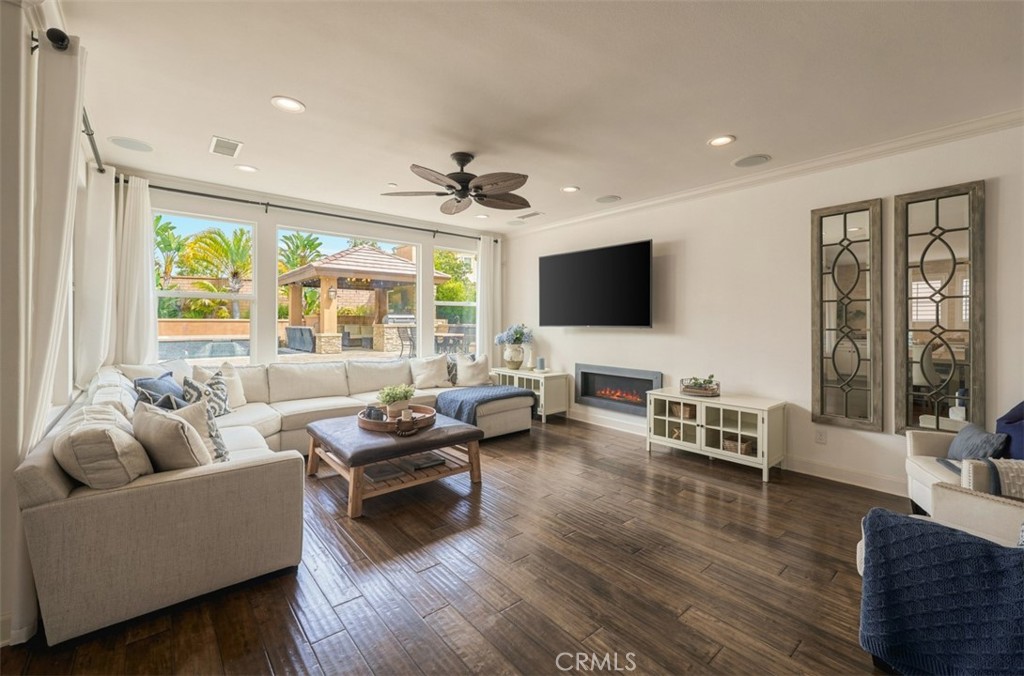 2709 Alamitos Road