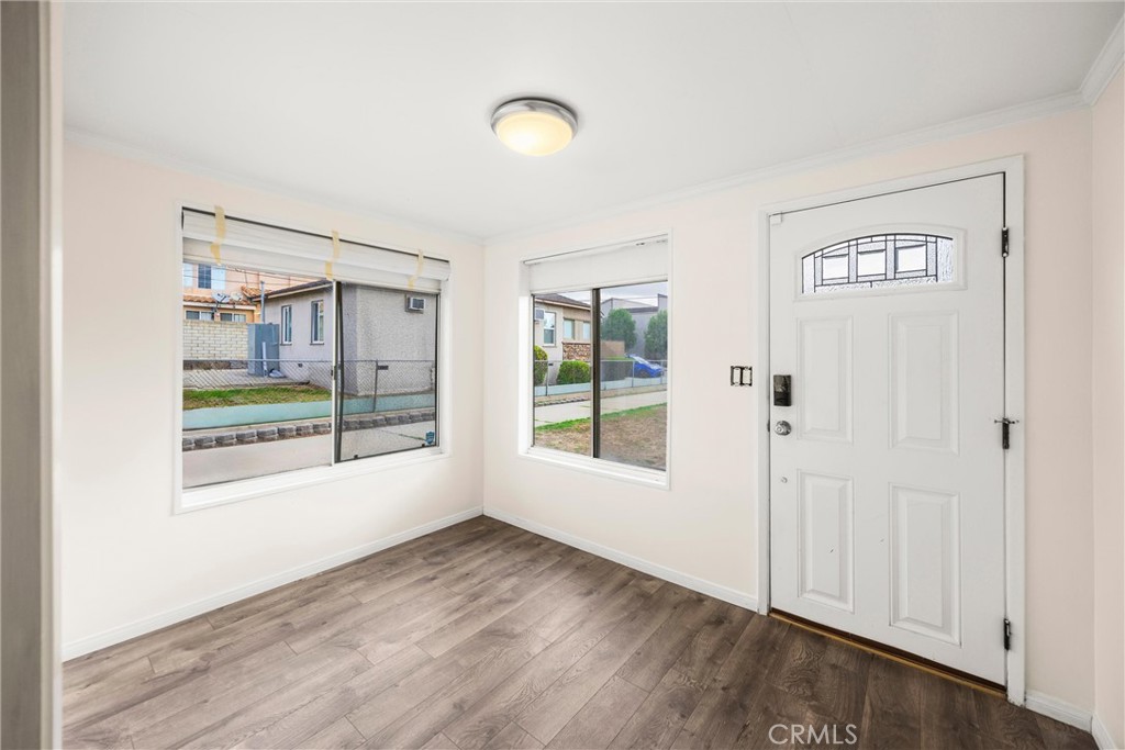 293 S Poplar