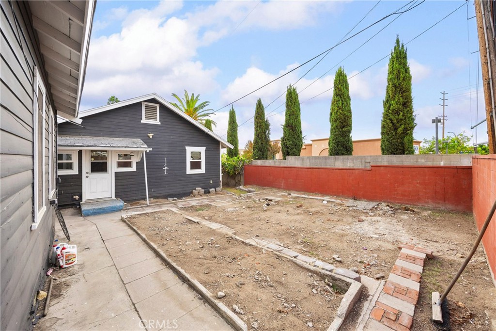 293 S Poplar