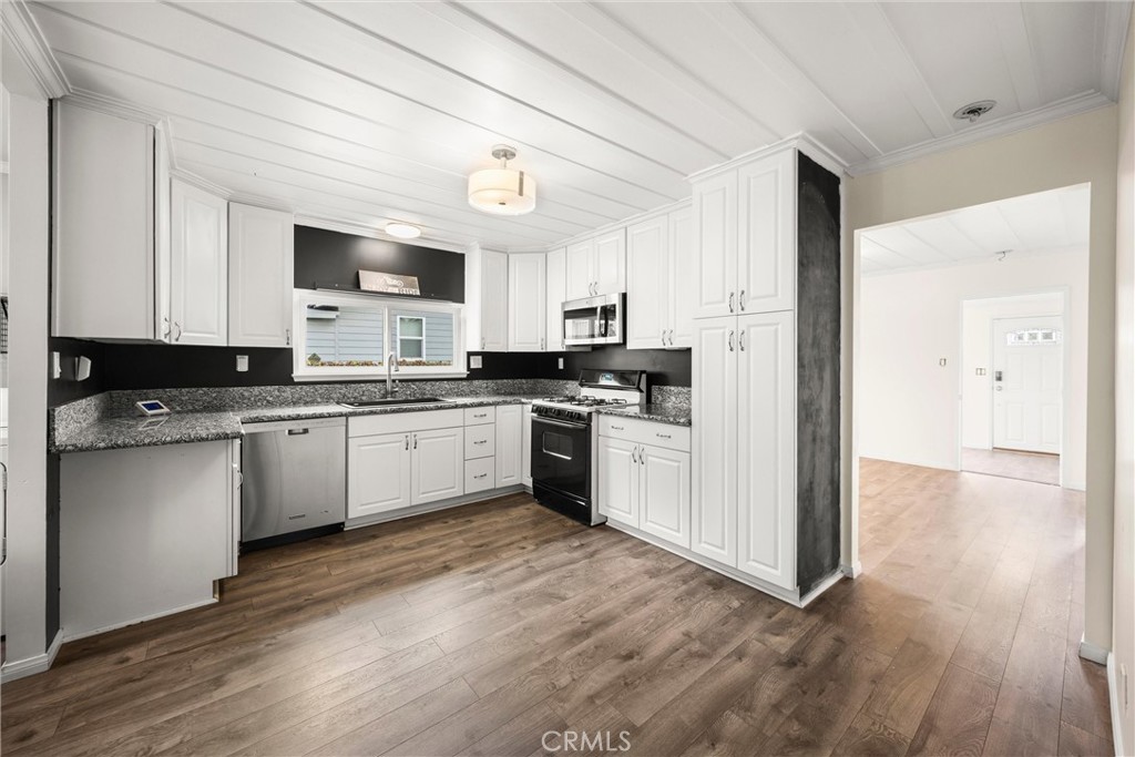 293 S Poplar