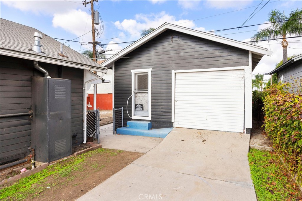 293 S Poplar