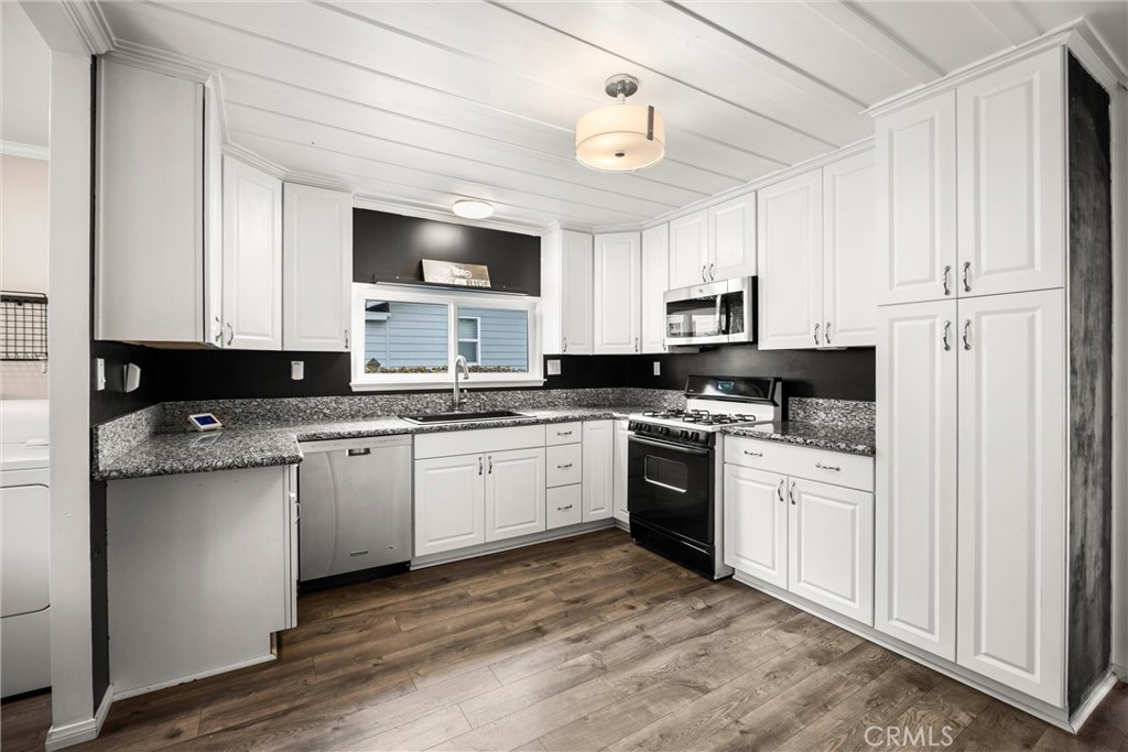 293 S Poplar