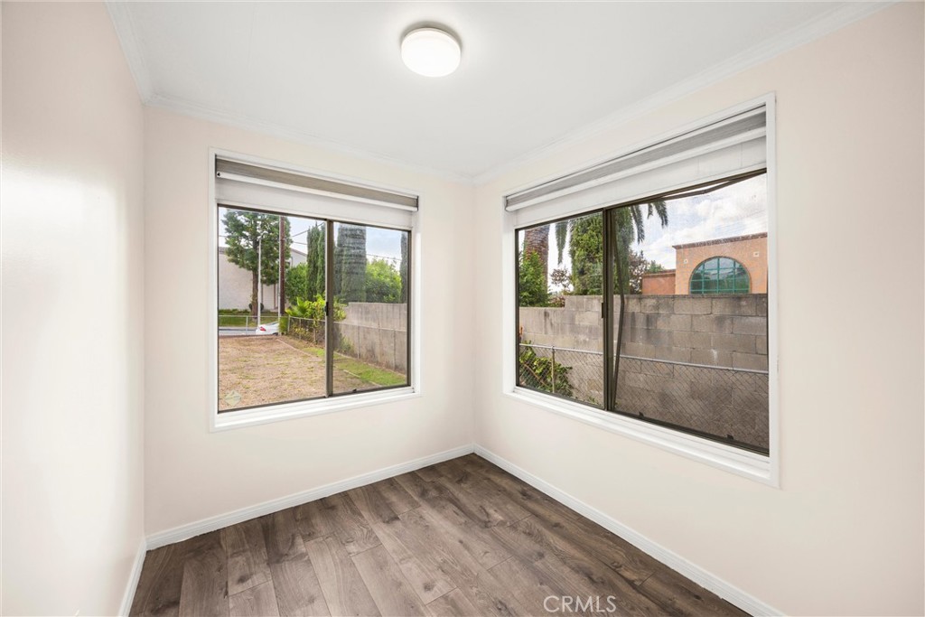 293 S Poplar