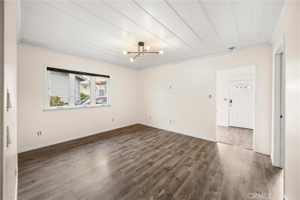 293 S Poplar