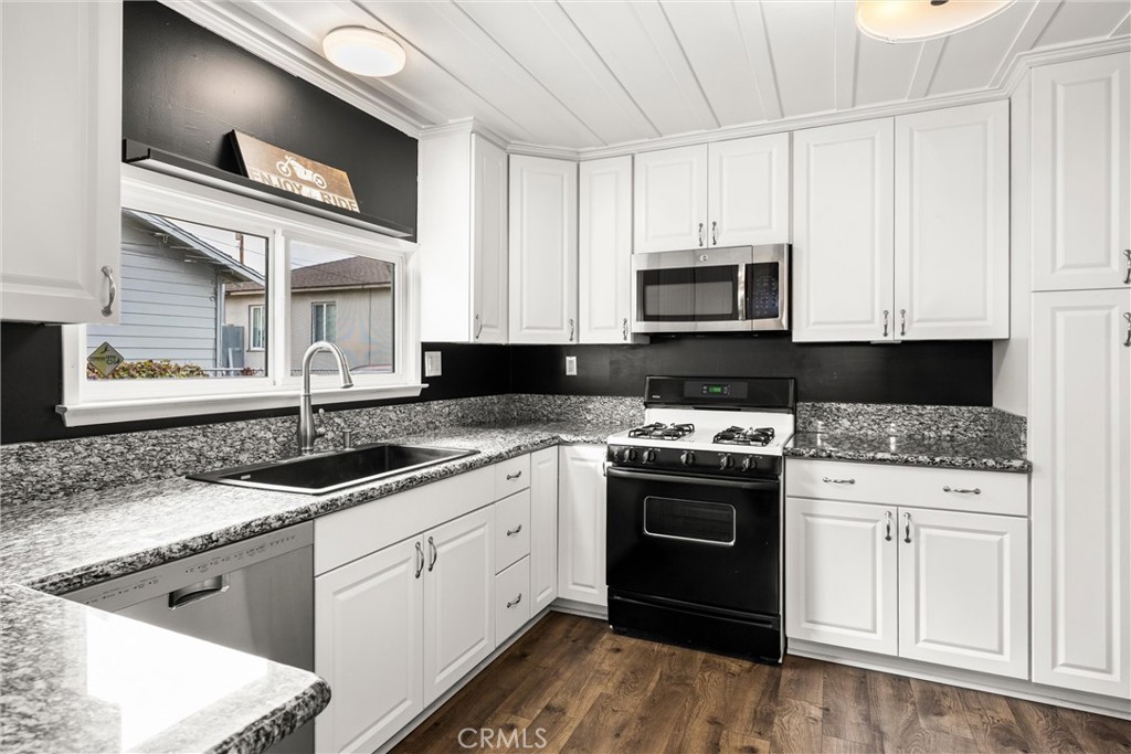 293 S Poplar