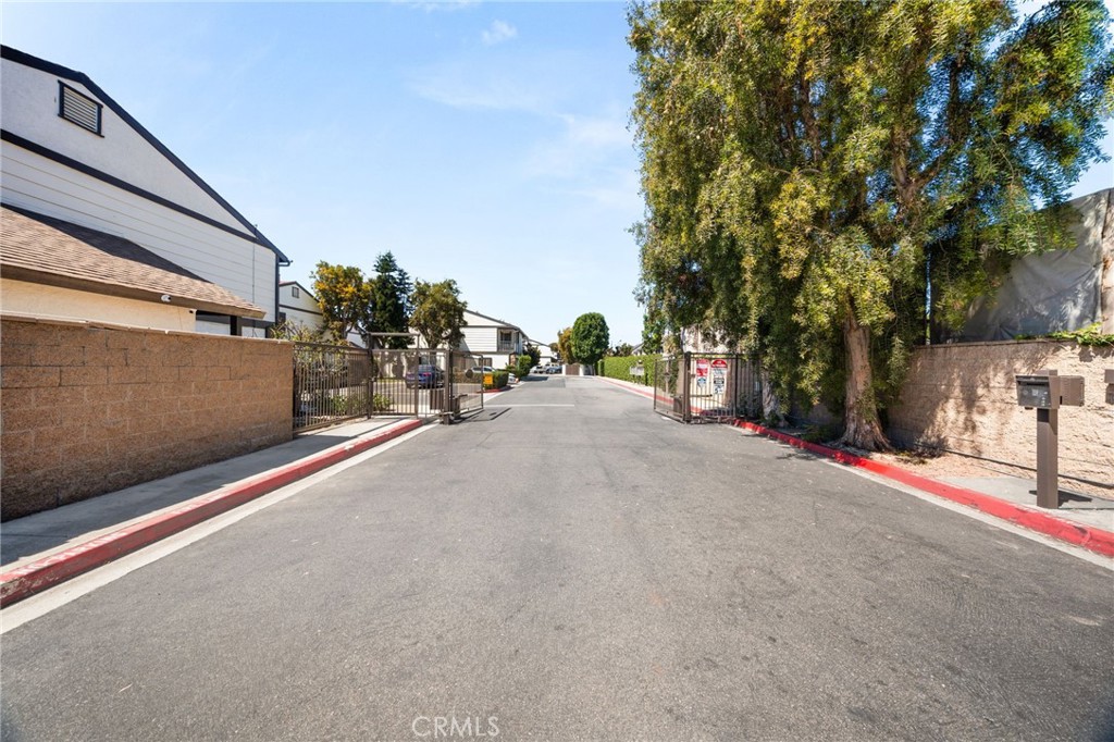 2650 W Meadowview Lane