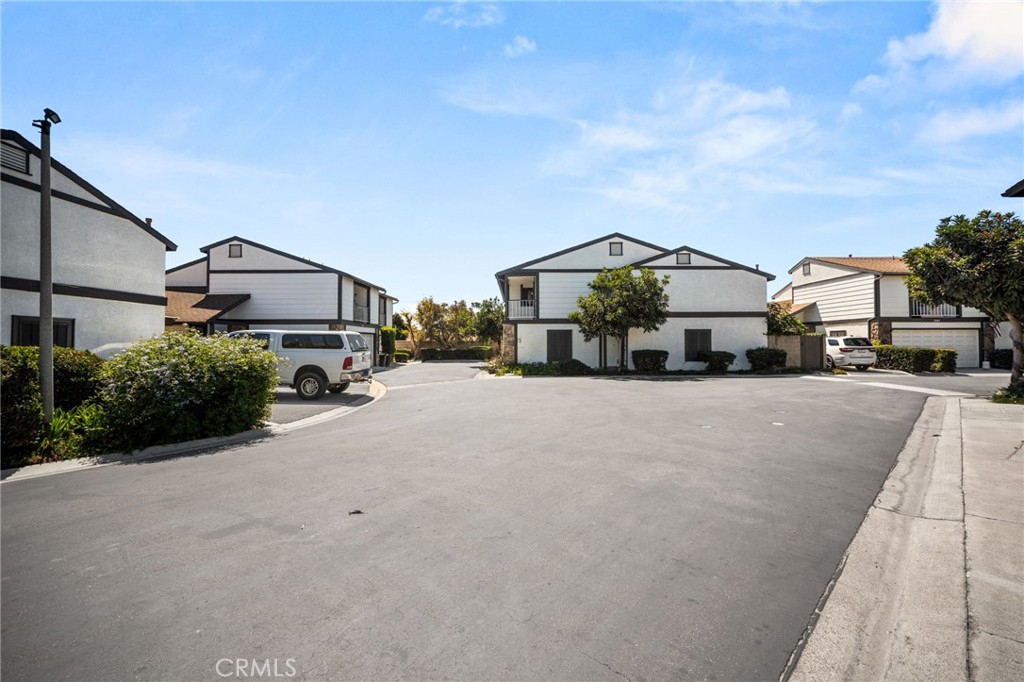 2650 W Meadowview Lane