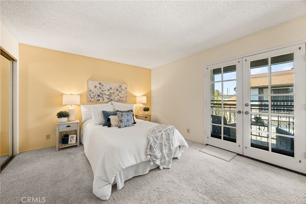 2650 W Meadowview Lane
