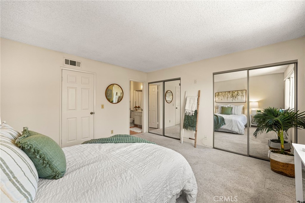 2650 W Meadowview Lane