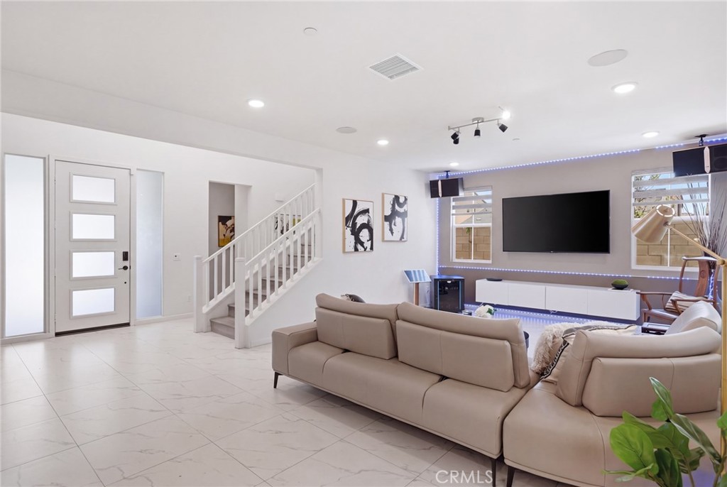 2605 E Tatum