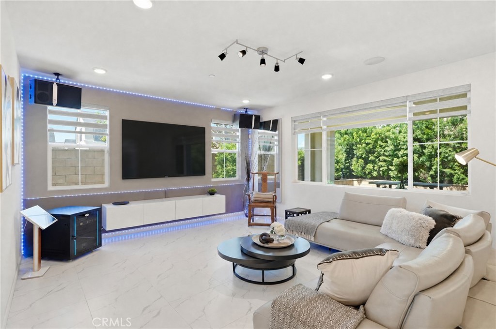 2605 E Tatum