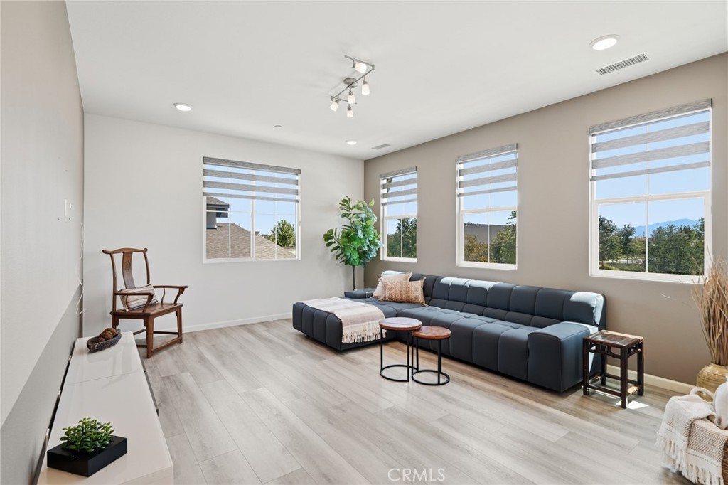 2605 E Tatum