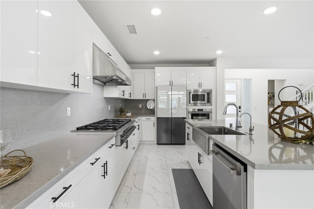 2605 E Tatum