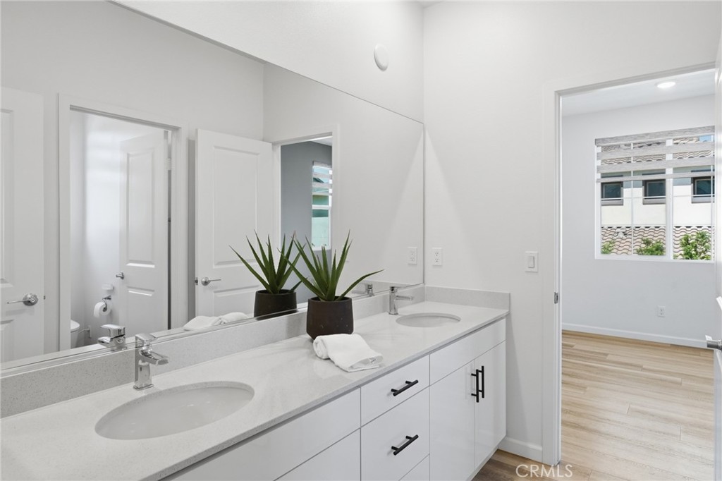 2605 E Tatum