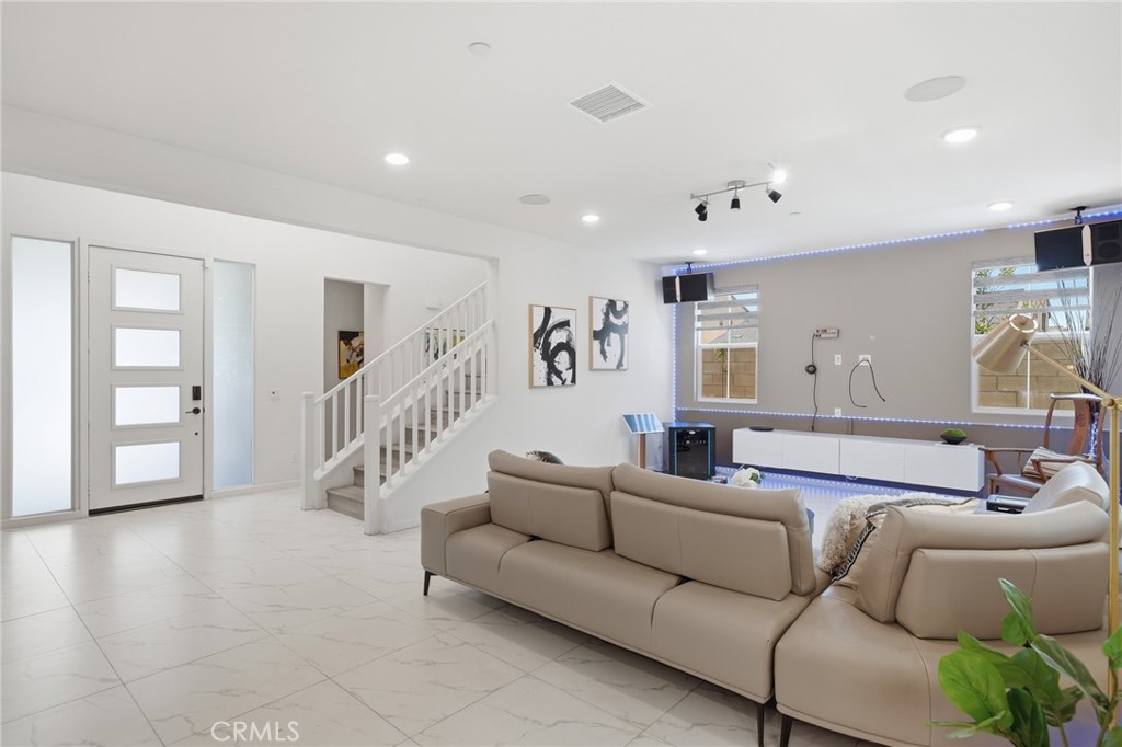 2605 E Tatum