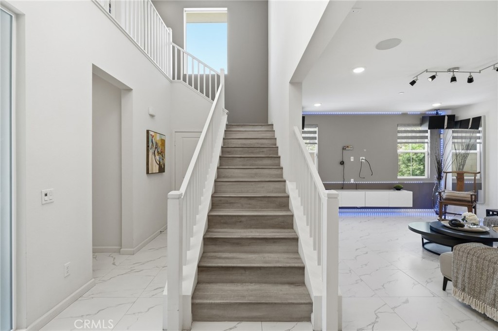 2605 E Tatum