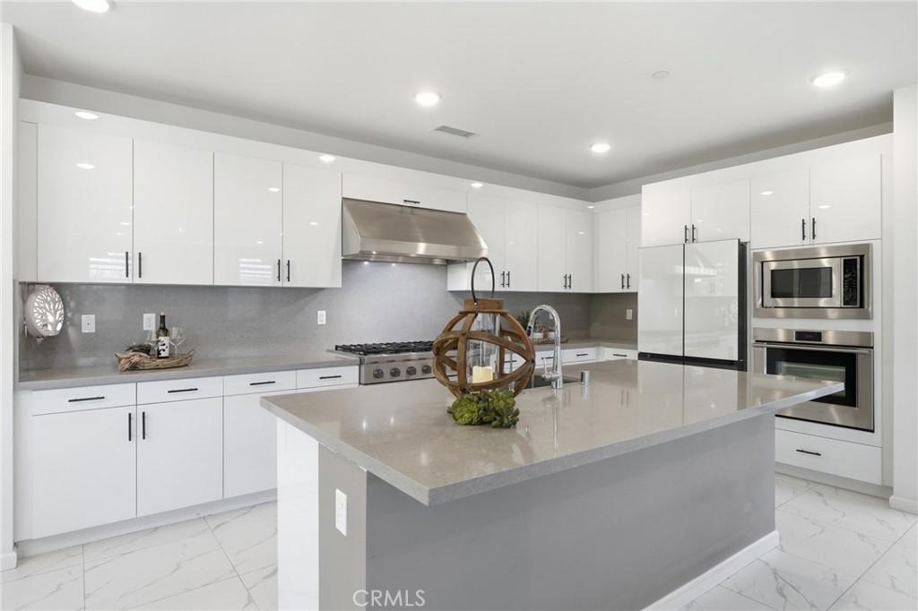2605 E Tatum