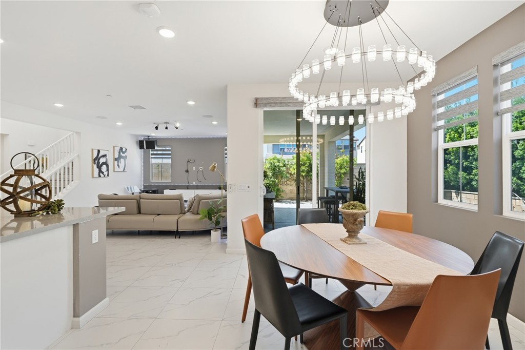 2605 E Tatum