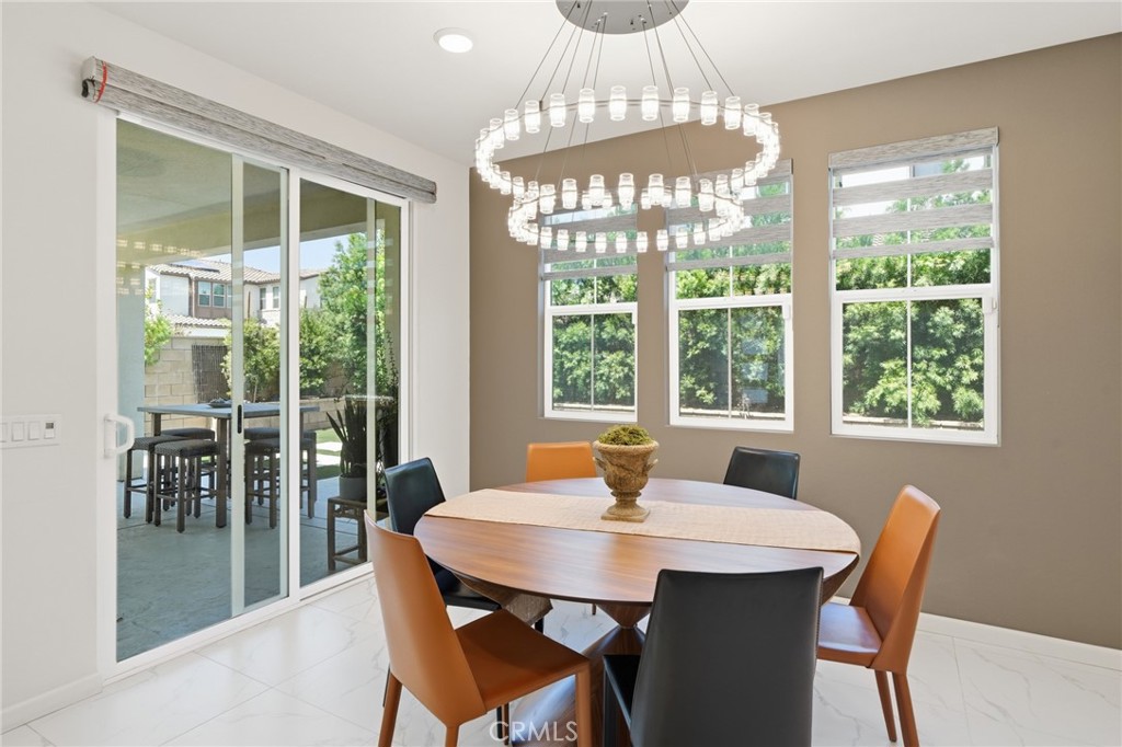 2605 E Tatum
