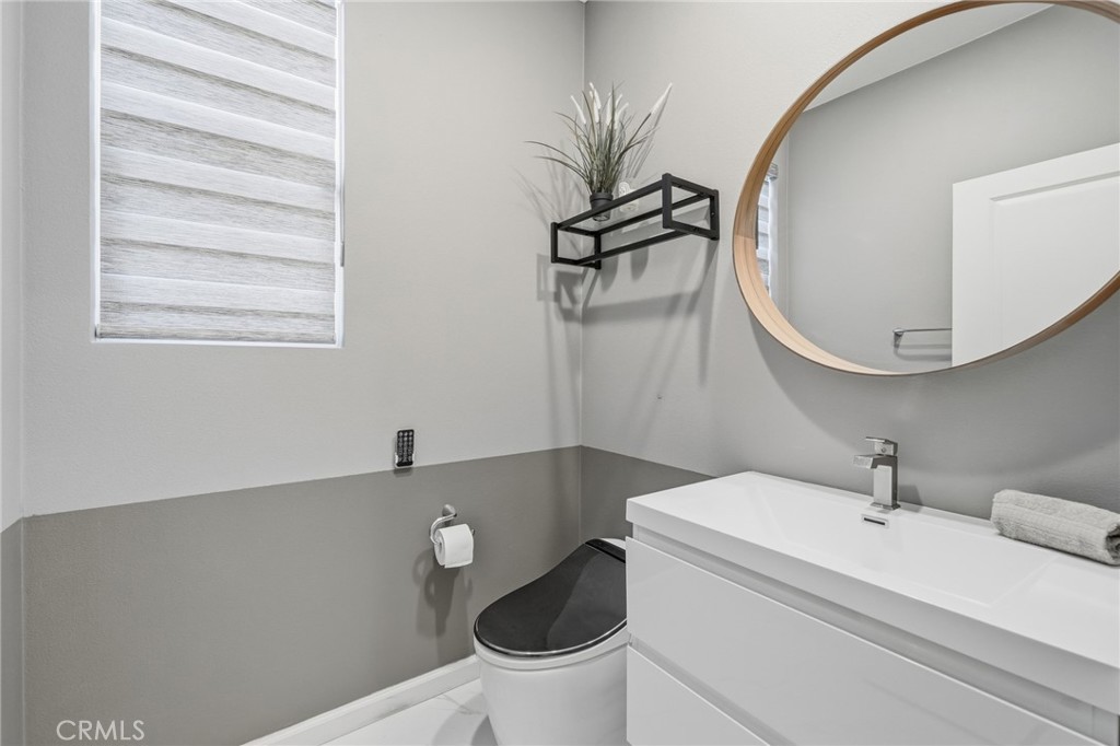 2605 E Tatum