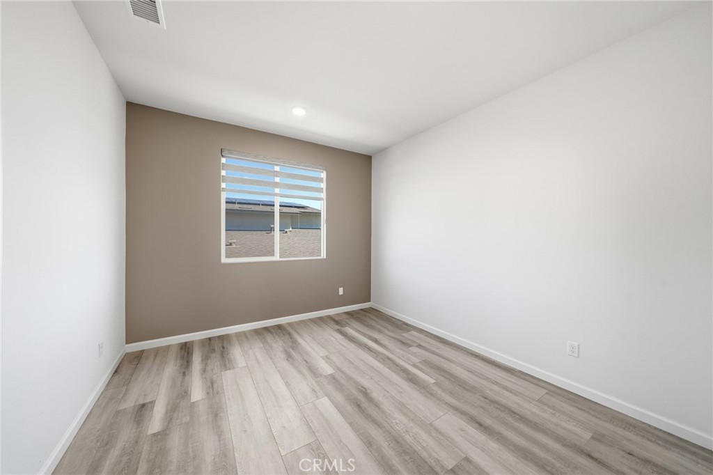 2605 E Tatum