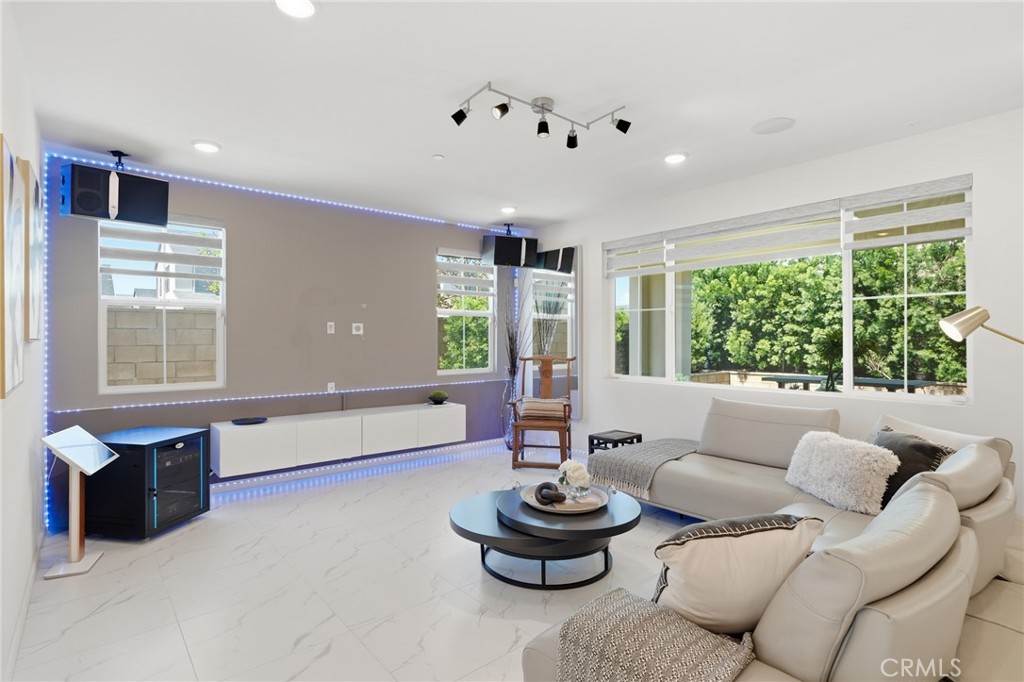 2605 E Tatum