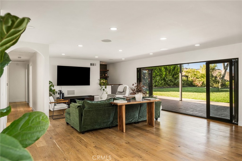 14521 Eadbrook