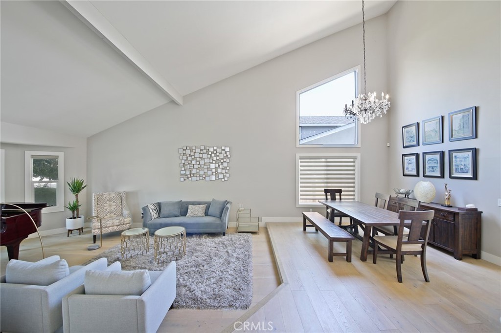 2106 Greenwood Court