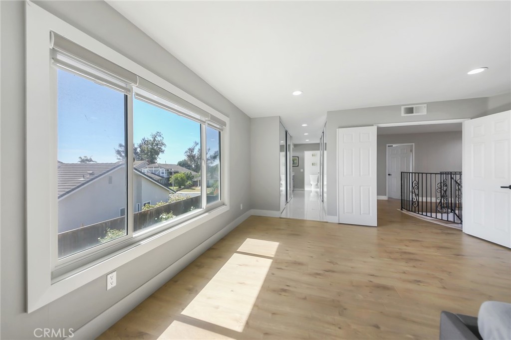2106 Greenwood Court