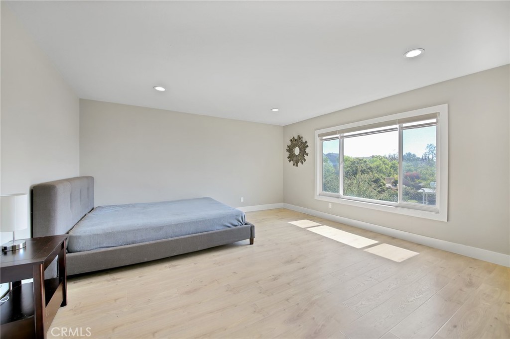 2106 Greenwood Court