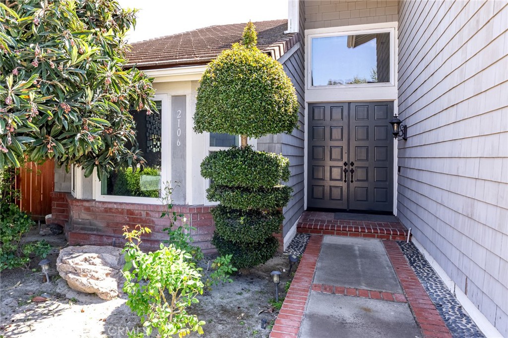 2106 Greenwood Court
