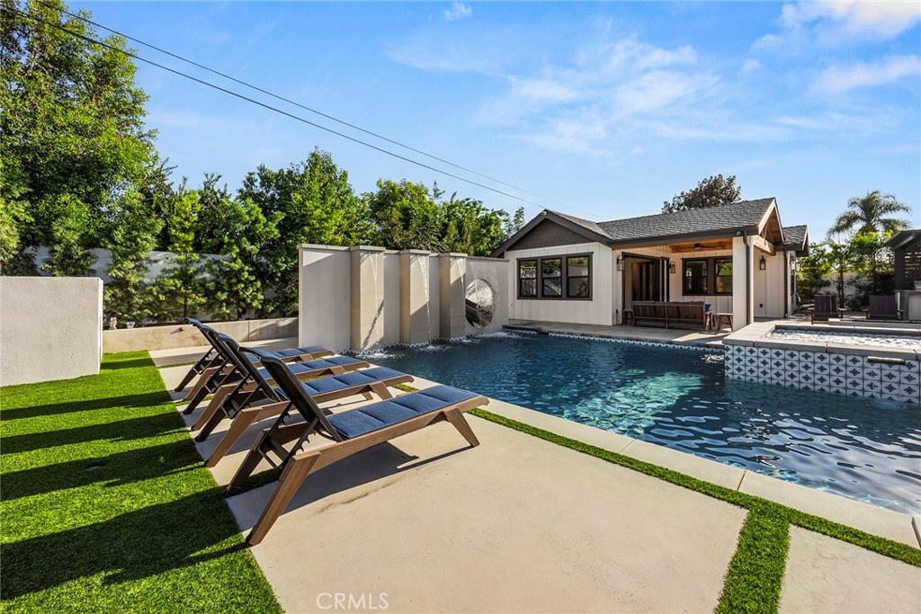 136 Miramonte Drive