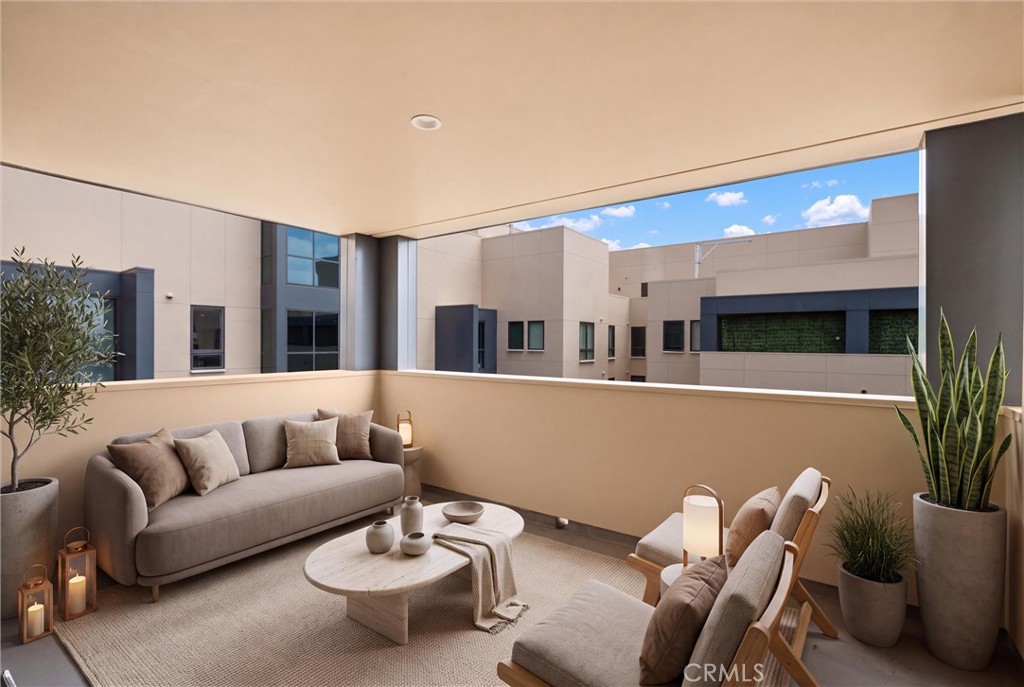 39 S Los Robles Avenue 6017