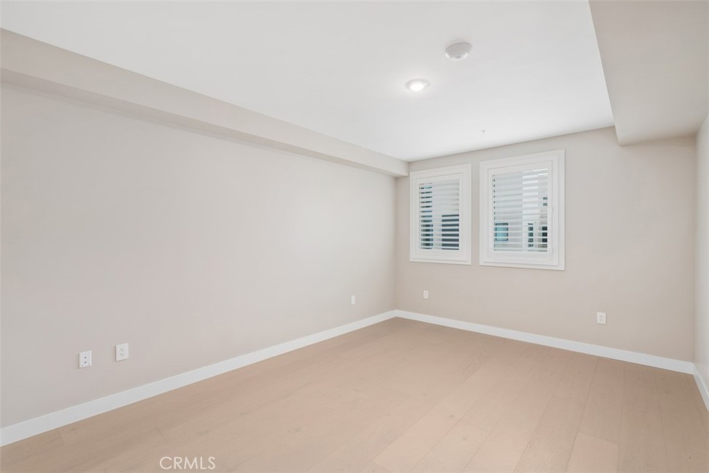 39 S Los Robles Avenue 6017