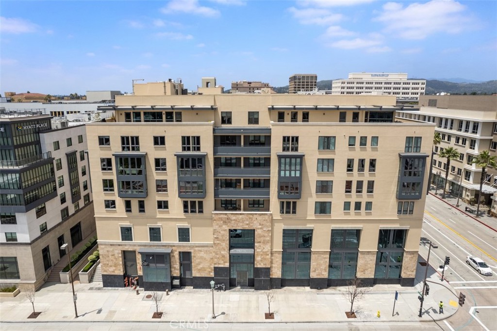 39 S Los Robles Avenue 6017