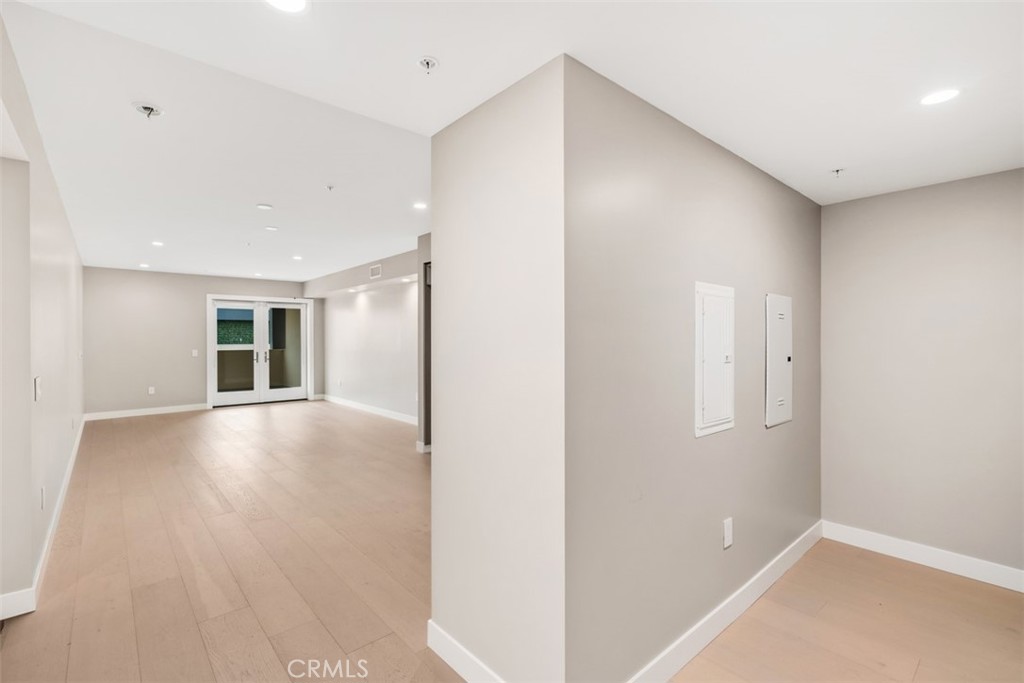 39 S Los Robles Avenue 6017