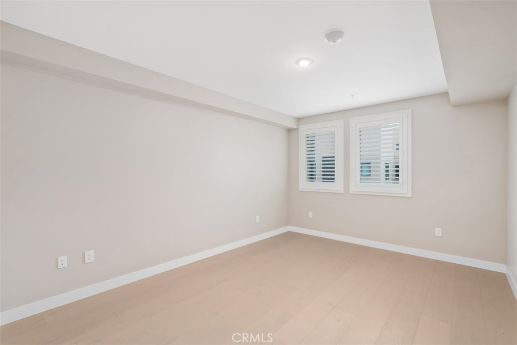 39 S Los Robles Avenue 6017