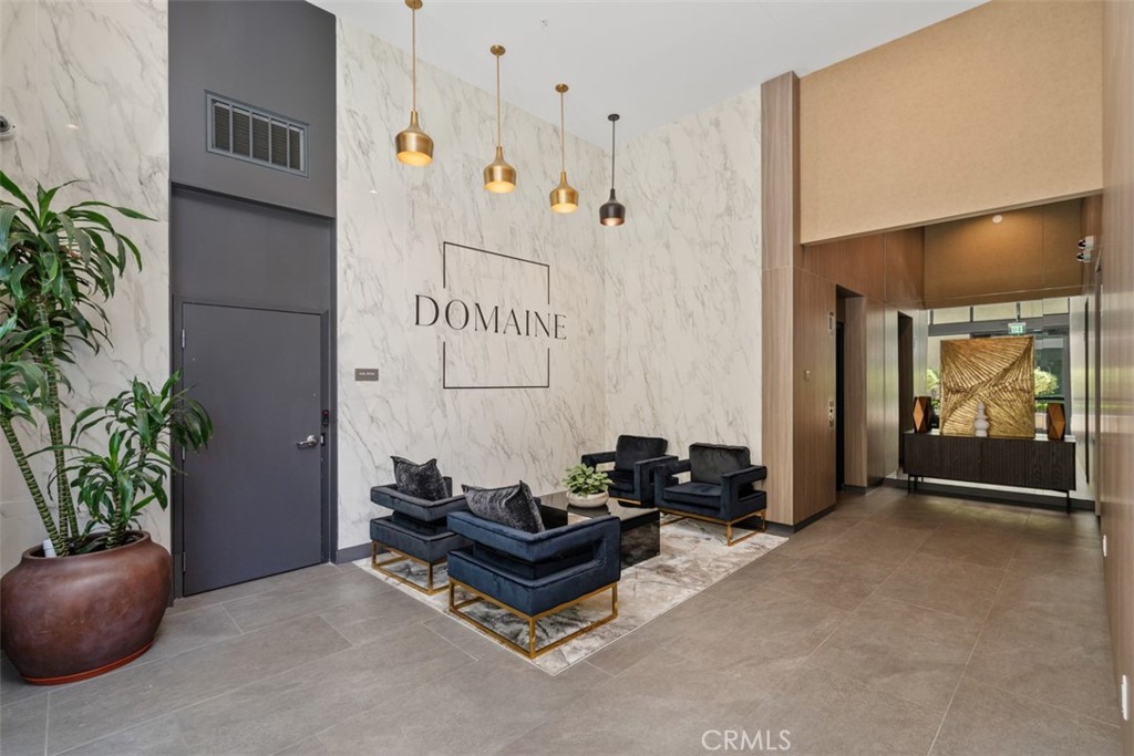 39 S Los Robles Avenue 6017