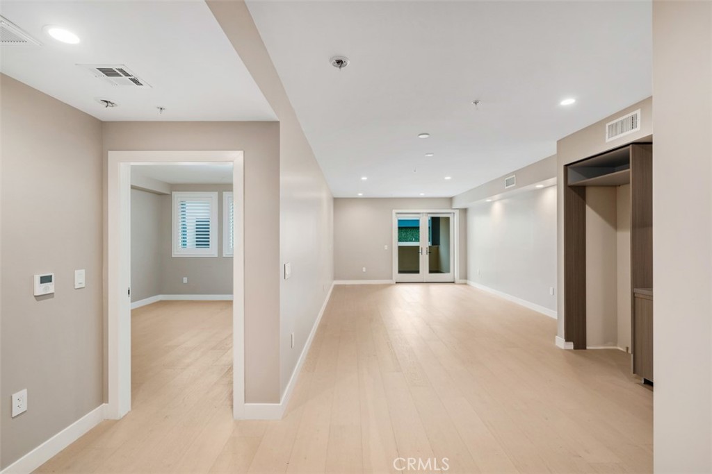 39 S Los Robles Avenue 6017