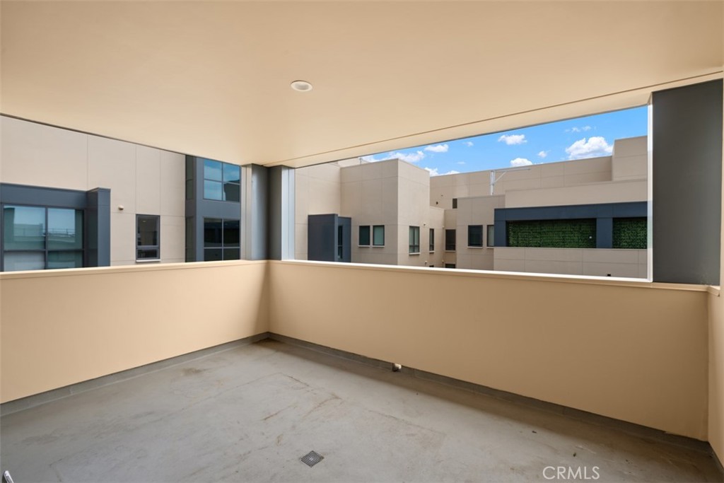 39 S Los Robles Avenue 6017