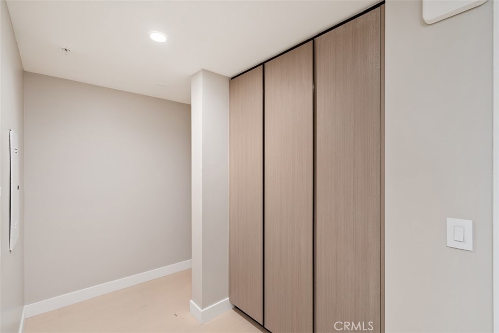 39 S Los Robles Avenue 6017