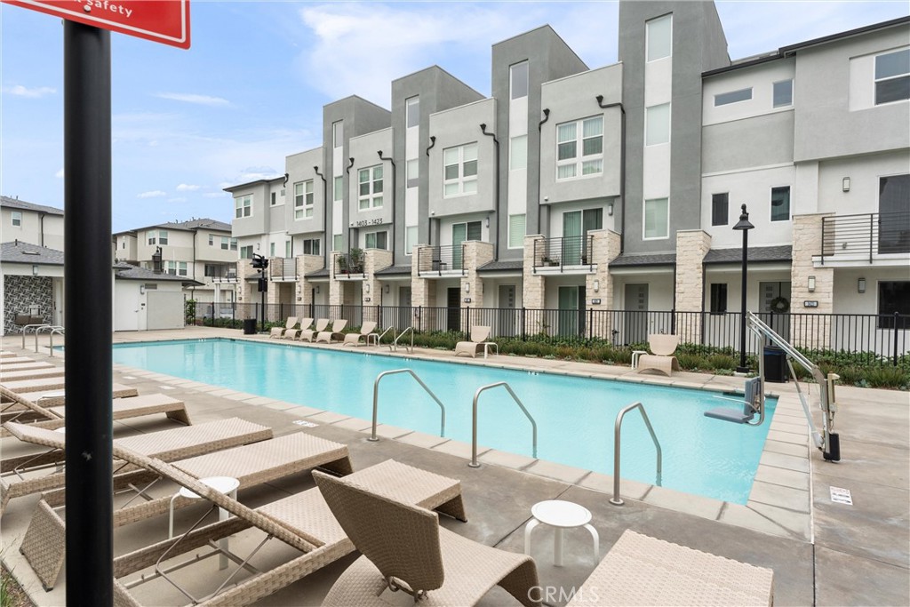 1323 W Cara Drive
