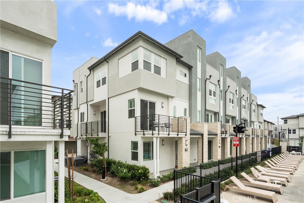 1323 W Cara Drive