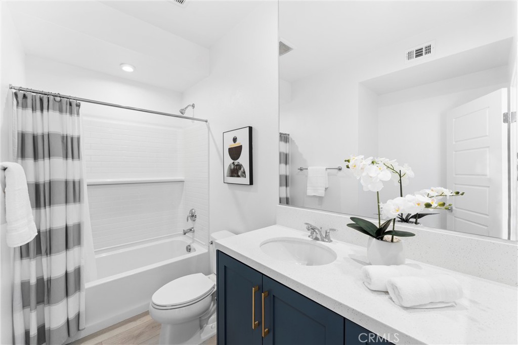 1323 W Cara Drive