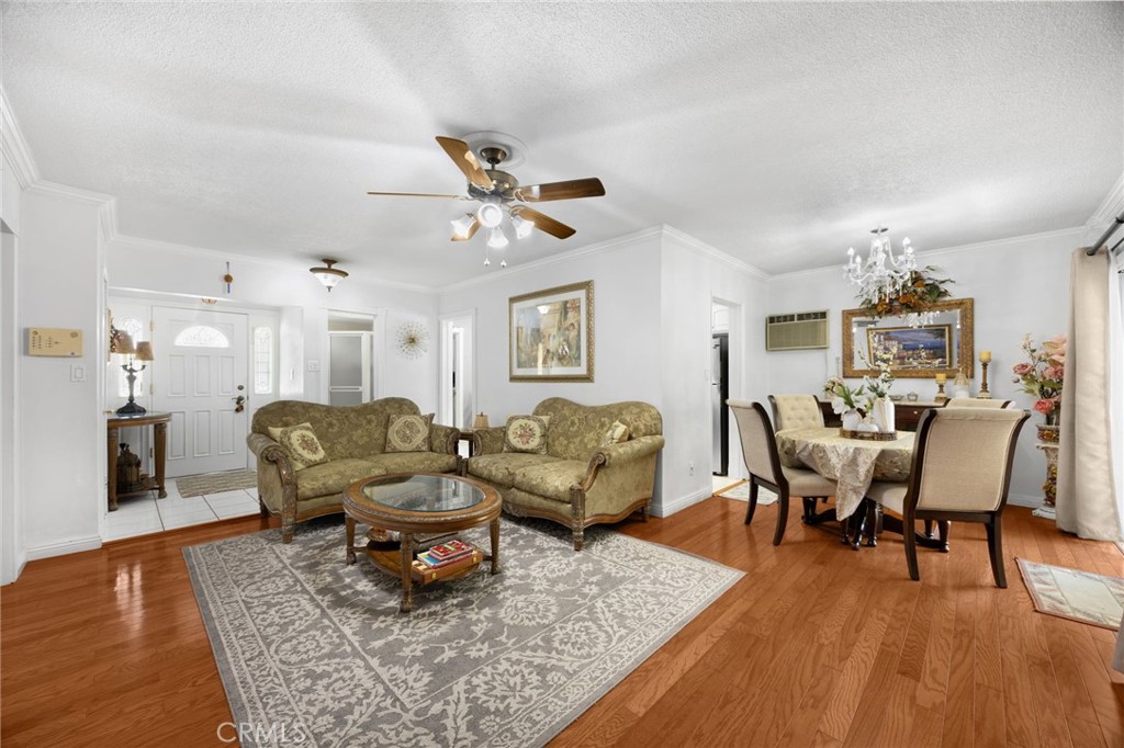1500 S Locust