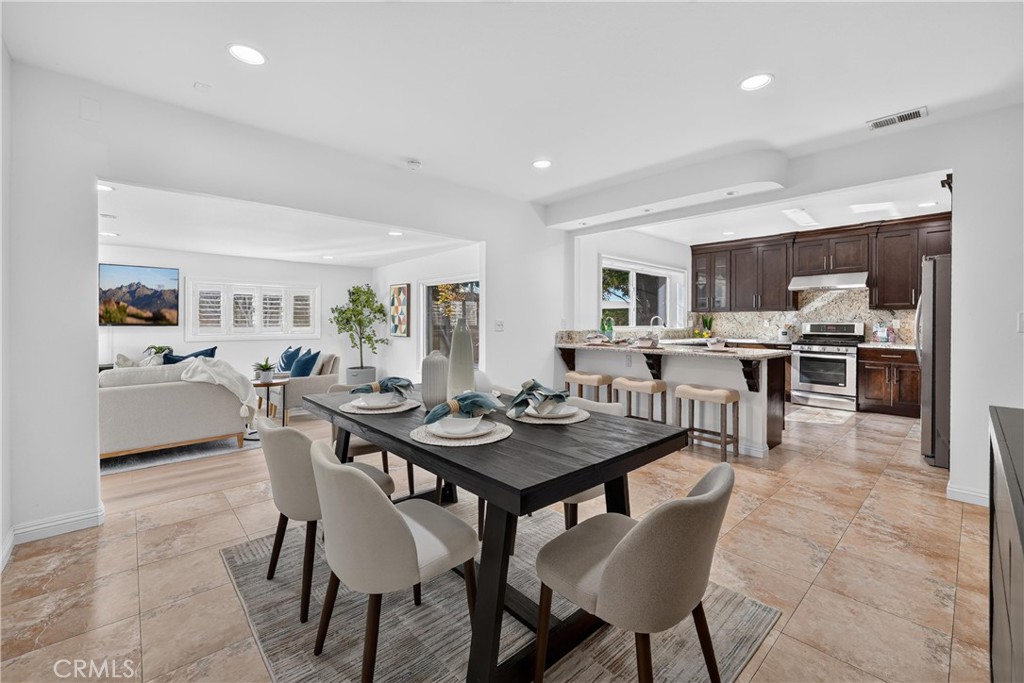 9211 Julie Beth