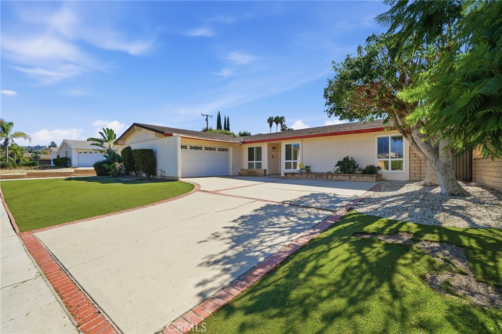 22922 Dry Creek