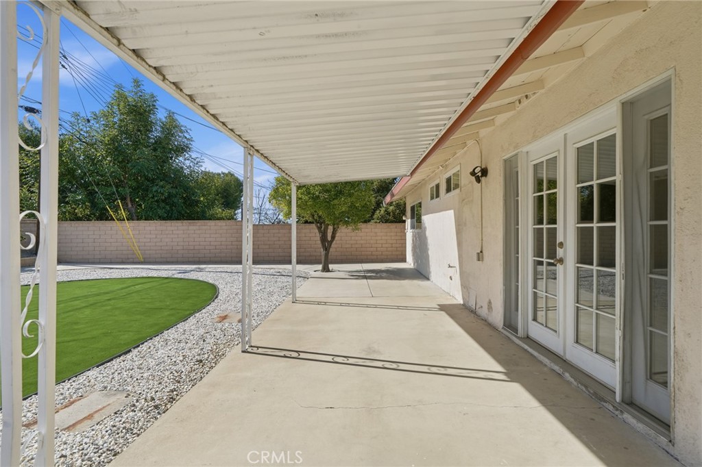 22922 Dry Creek