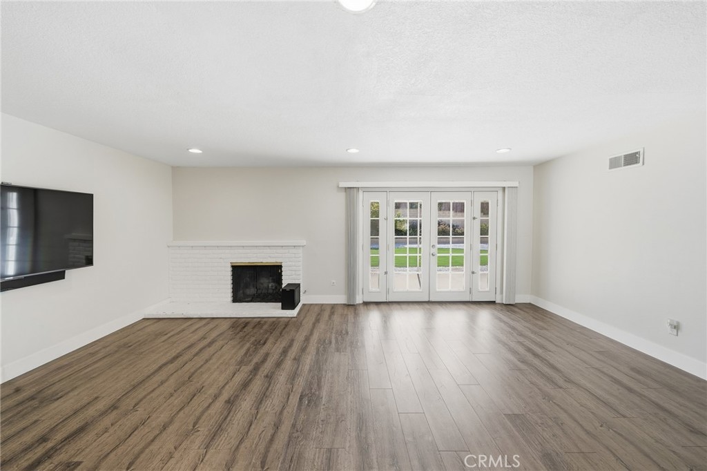 22922 Dry Creek