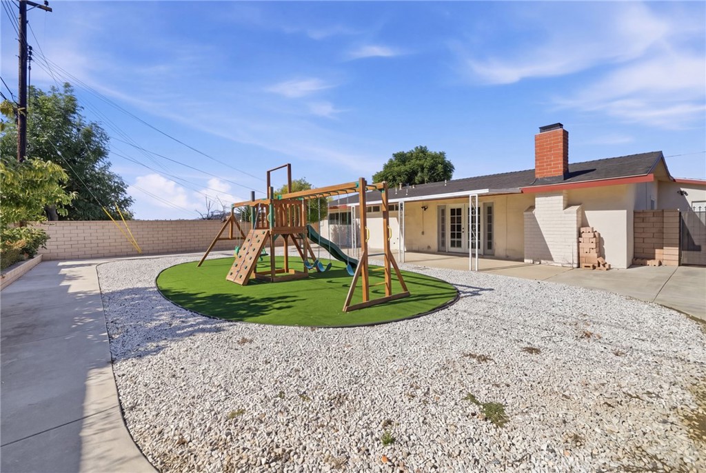 22922 Dry Creek